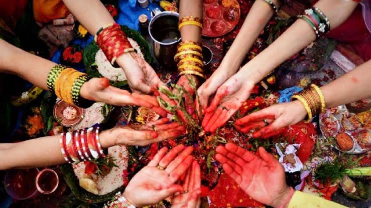 Hartalika Teej 2022 आज महिलाएं करेगी भगवान शिव और माता पार्वती की पूजा हरतालिका तीज की धूम 8959