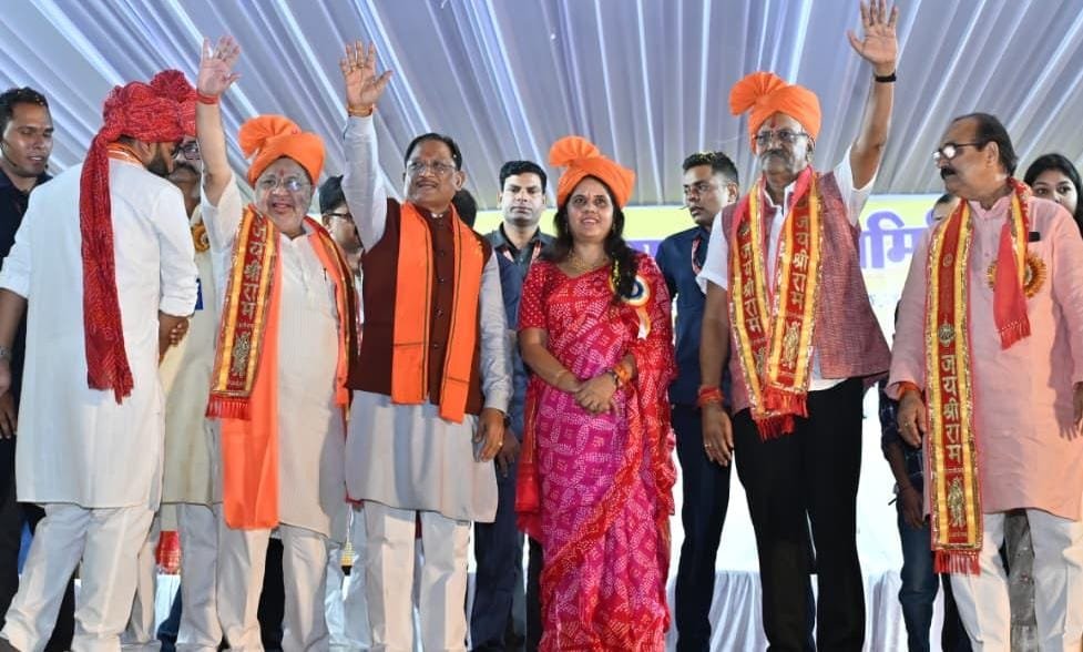Chhattisgarh | रायपुर में रावणभांठा और शंकरनगर दशहरा उत्सव में शामिल हुए मुख्यमंत्री विष्णुदेव साय