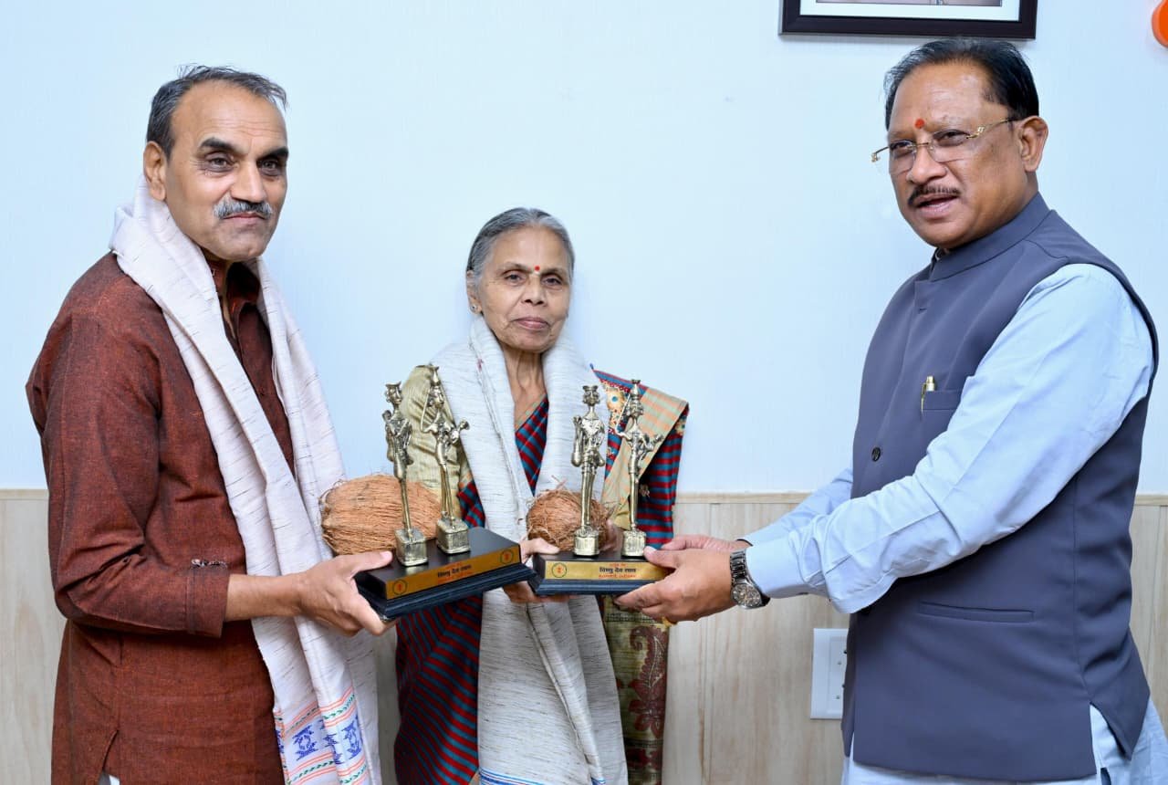 Chhattisgarh | बस्तर और जनजातीय समाज के लिए चार दशक का समर्पण मानवता की असाधारण मिसाल : मुख्यमंत्री
