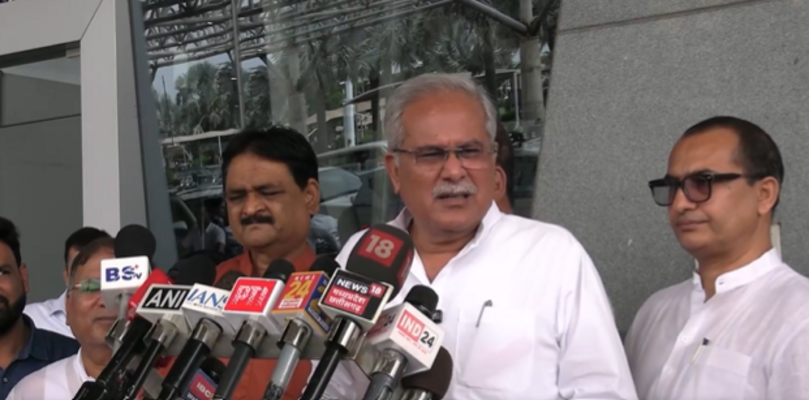 Chhattisgarh | विश्व आदिवासी दिवस पर CM के ट्वीट को लेकर भूपेश का तंज