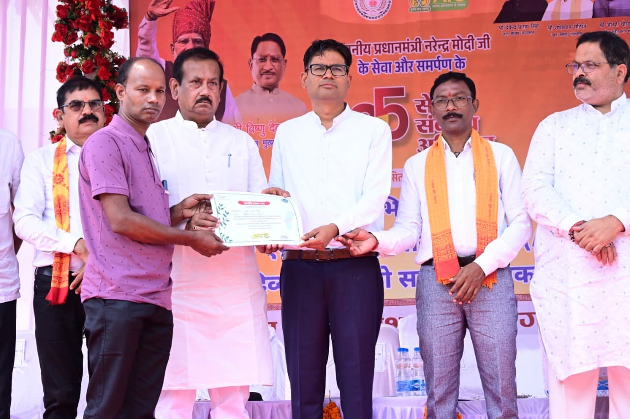 ‘सेवा मेरा योगदान’ | वित्त मंत्री ओ.पी. चौधरी ने 350 दिव्यांगजनों को वितरित किए सहायक उपकरण