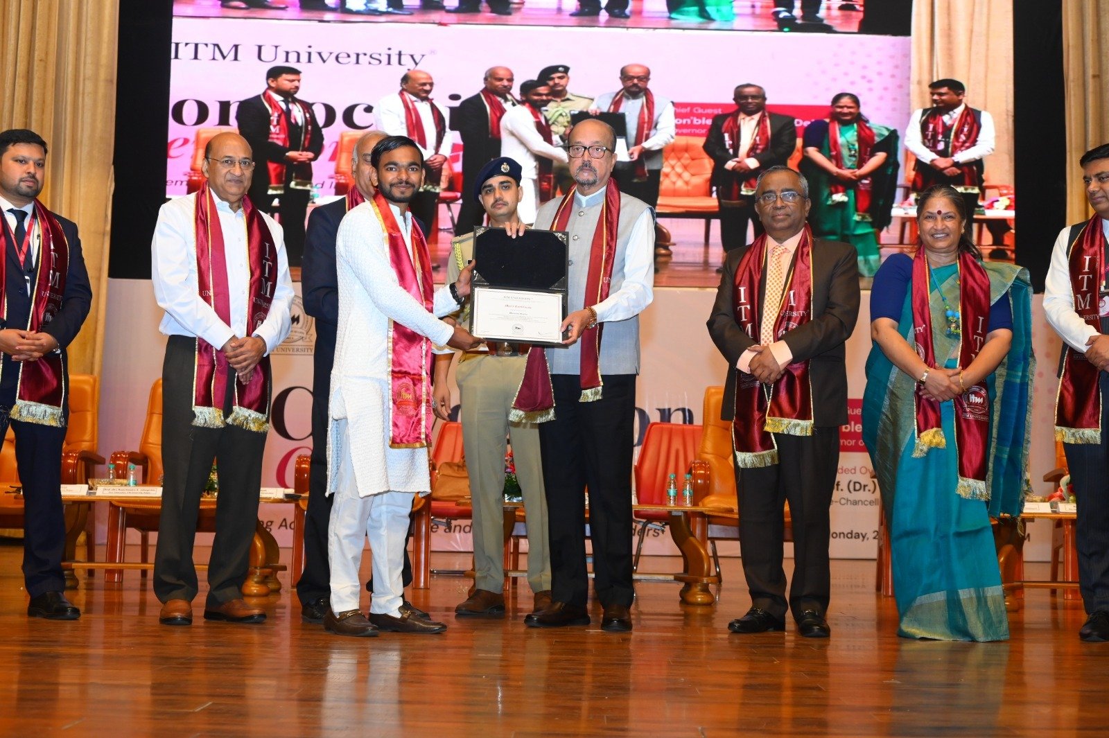 Chhattisgarh | लक्ष्य प्राप्ति के लिए शिक्षा सबसे बड़ा माध्यम, अपने आइडिया को स्टार्टअप में बदलें –  श्री  डेका